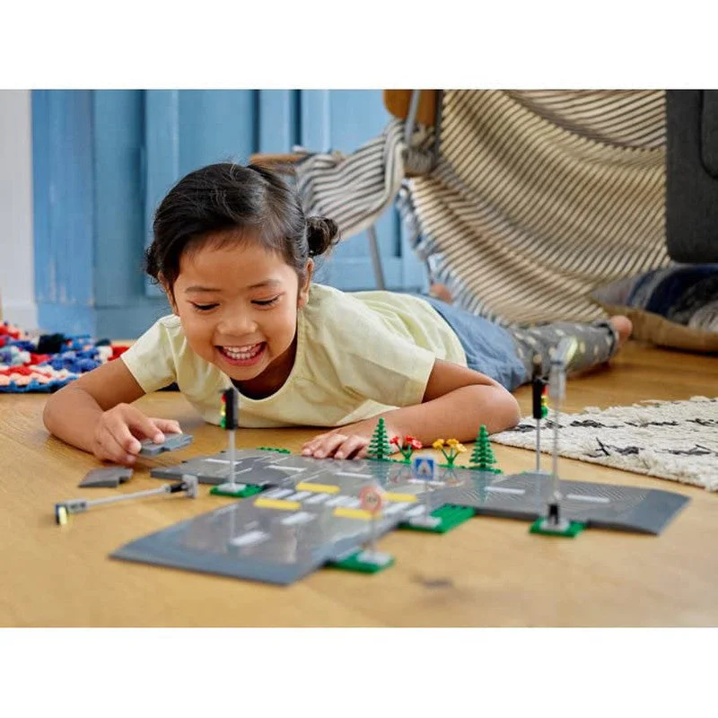 Encouraging resourcefulness LEGOLEGO City Road Plates 60304 Building Kit (112 Pcs)