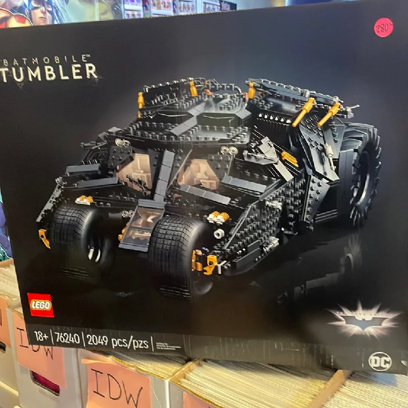 Finely detailed LEGO structuresLEGO DC Batman Batmobile Tumbler sealed new set 76240