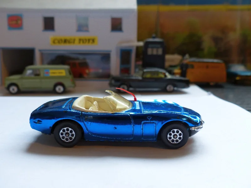 High-quality toy cars 375 Toyota 2000GT in blue
