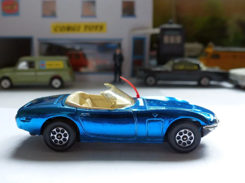 Fun toy cars375 Toyota 2000GT in blue (1)