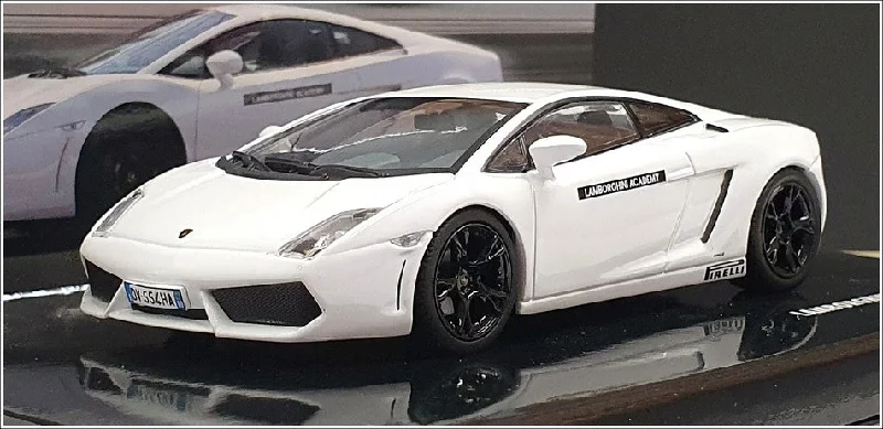 High-quality toy cars Minichamps 1/43 Scale 436 103801 - 2008 Lamborghini Gallardo LP560-4 - White High-quality toy cars Minichamps 1/43 Scale 436 103801 - 2008 Lamborghini Gallardo LP560-4 - White
